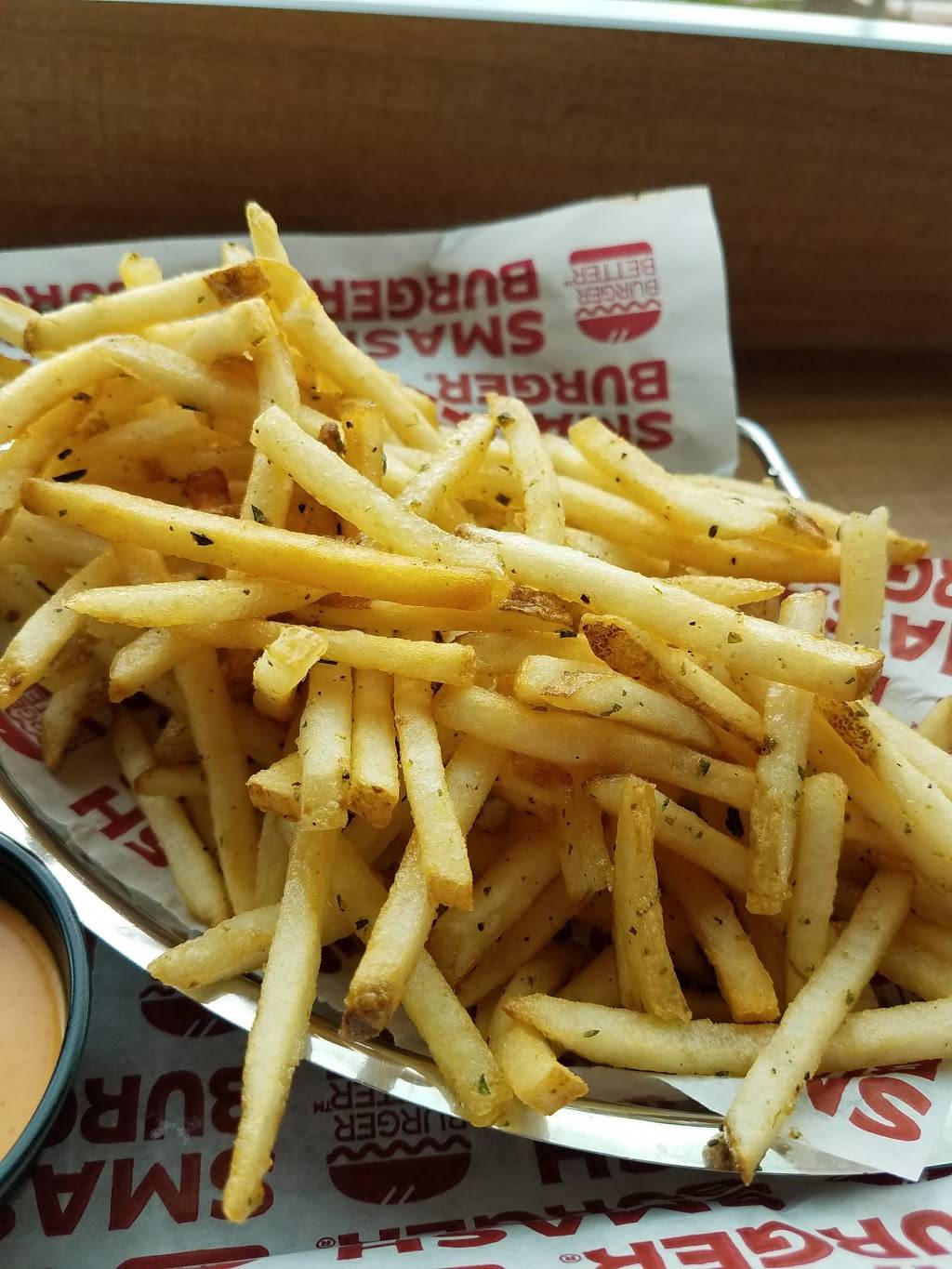 Smashburger | restaurant | 1800 Rockville Pike Suite A, Rockville, MD 20852, USA | 3018259200 OR +1 301-825-9200
