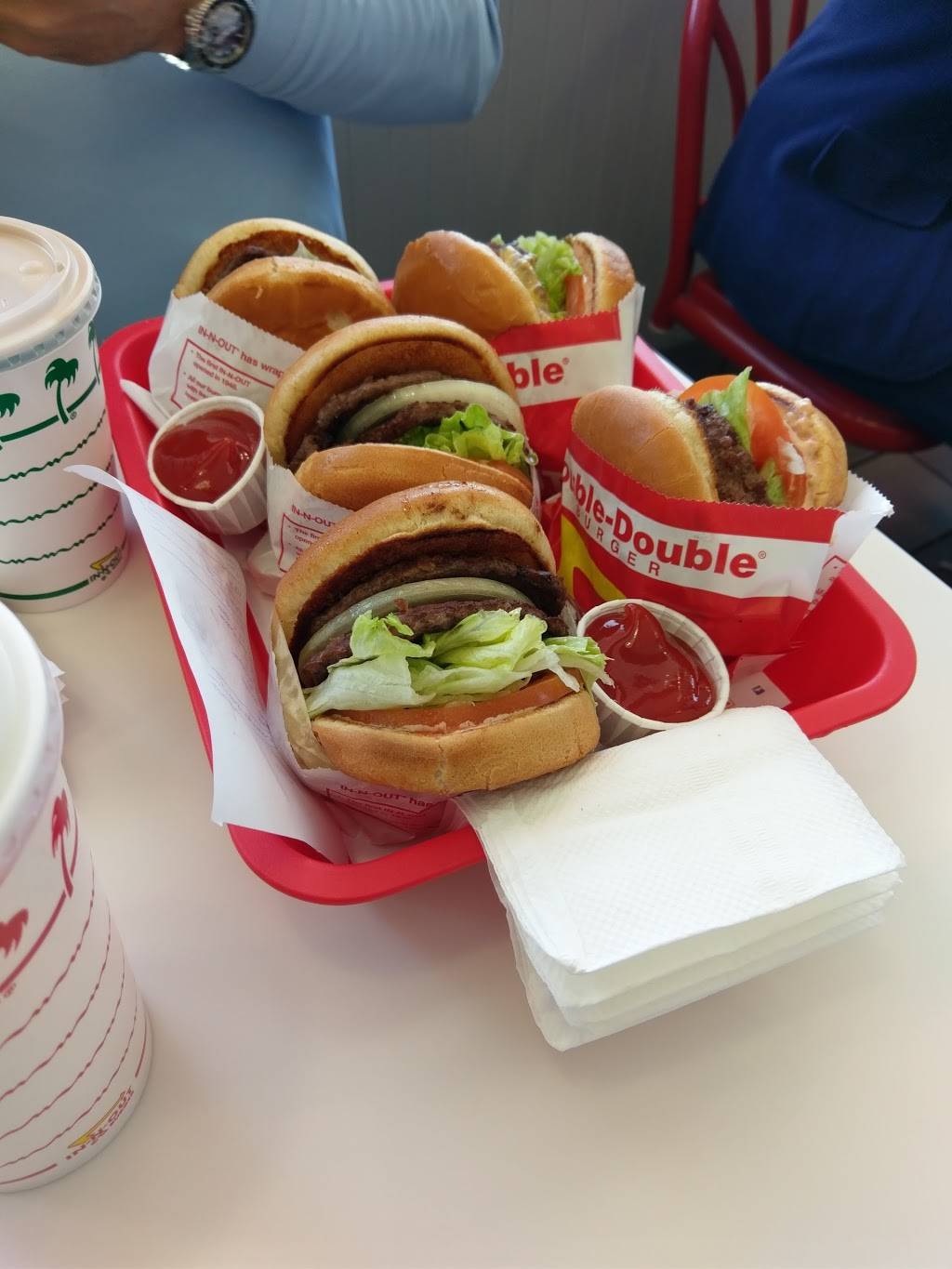 In-N-Out Burger | restaurant | 12413 N Tatum Blvd, Phoenix, AZ 85032, USA | 8007861000 OR +1 800-786-1000