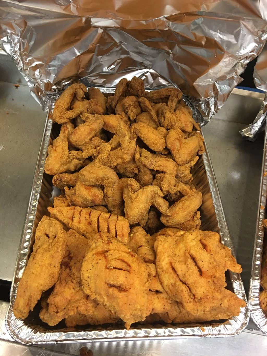 M & M CHICKEN & FISH | restaurant | 981 Alum Creek Dr, Columbus, OH 43209, USA | 6142523674 OR +1 614-252-3674