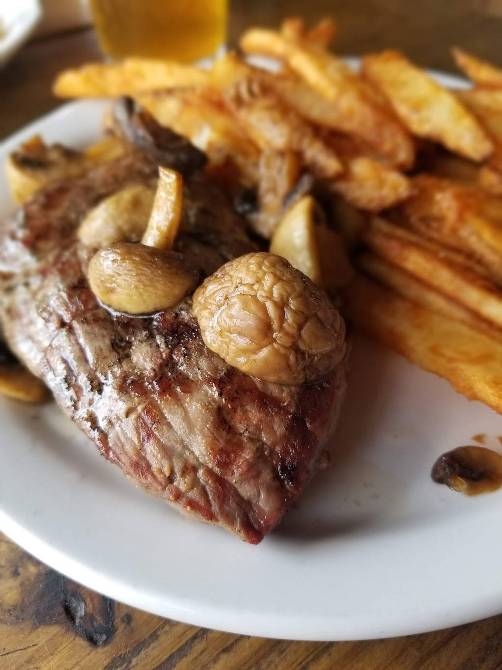 Beechwood Grill | restaurant | 380 Douglas Ave, Holland, MI 49424, USA | 6163962355 OR +1 616-396-2355