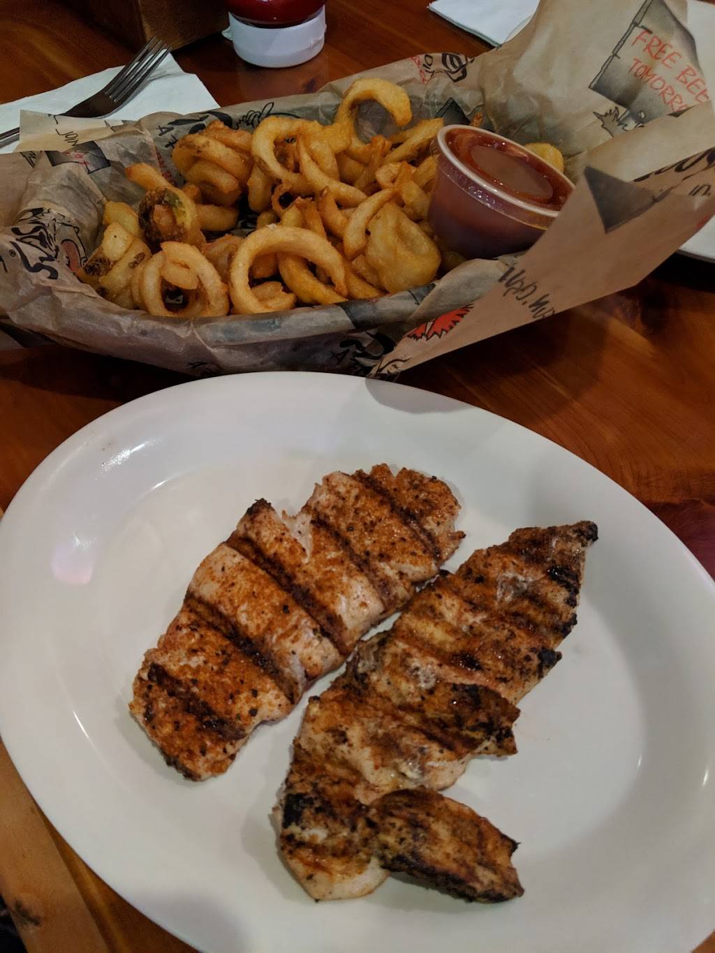 Roosters | restaurant | 16450 Square Dr, Marysville, OH 43040, USA | 9376442772 OR +1 937-644-2772