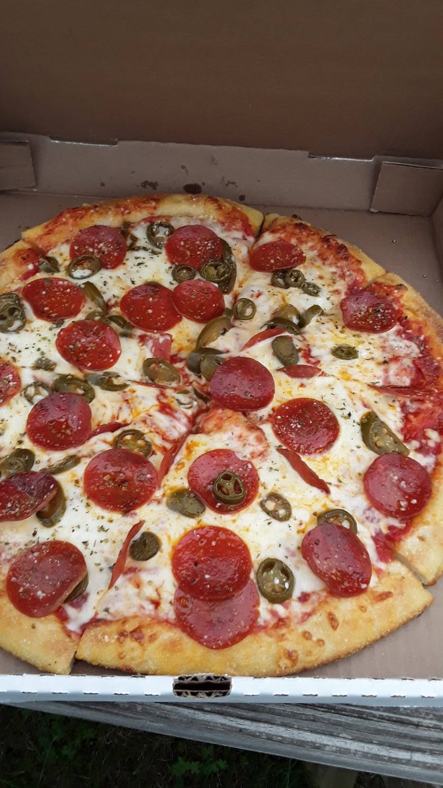 Pizza On The Bay | restaurant | 6400 Main St, Caseville, MI 48725, USA | 9898562242 OR +1 989-856-2242