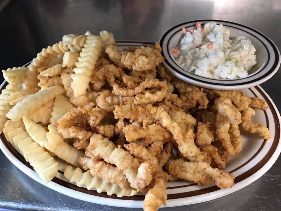 Town Line Family Restaurant | restaurant | 10 New County Rd, Hollis, ME 04042, USA | 2074994300 OR +1 207-499-4300