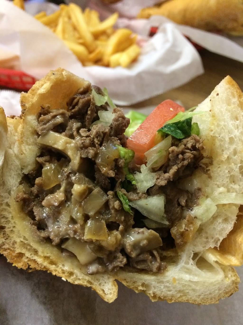 Mikes Famous Steaks & Subs | restaurant | 754 E Chestnut Hill Rd, Newark, DE 19713, USA | 3024530331 OR +1 302-453-0331