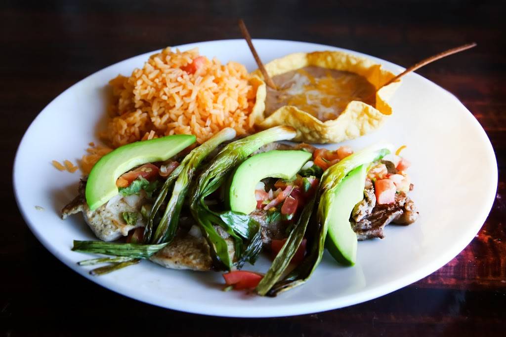 El Cerro Azul | restaurant | 13561 Midlothian Turnpike, Midlothian, VA 23113, USA | 8048585000 OR +1 804-858-5000