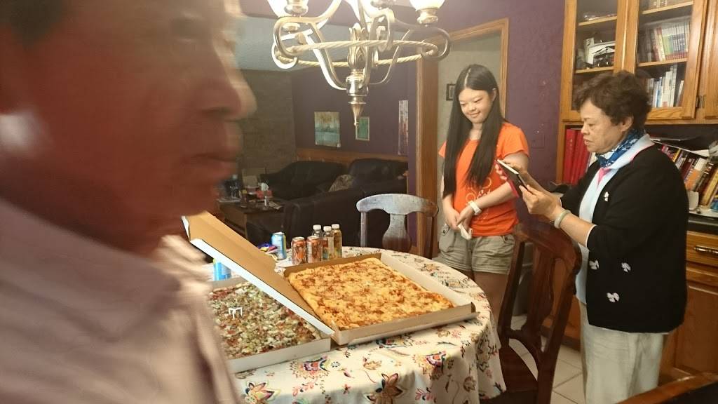 Comos Pizza | meal takeaway | 1255 Grand Marais Rd W, Windsor, ON N9E 1E1, Canada | 5199664242 OR +1 519-966-4242