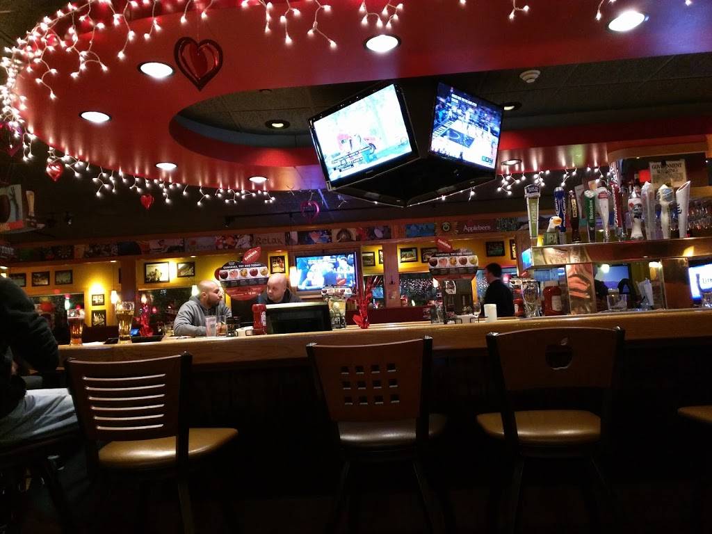 Applebees Grill + Bar | restaurant | 221 NY-59, Airmont, NY 10901, USA | 8453697700 OR +1 845-369-7700
