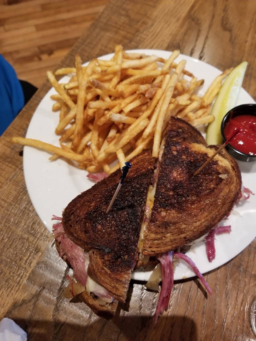 Torch Lake Café | restaurant | 4990 US-31, Central Lake, MI 49622, USA | 2315991111 OR +1 231-599-1111