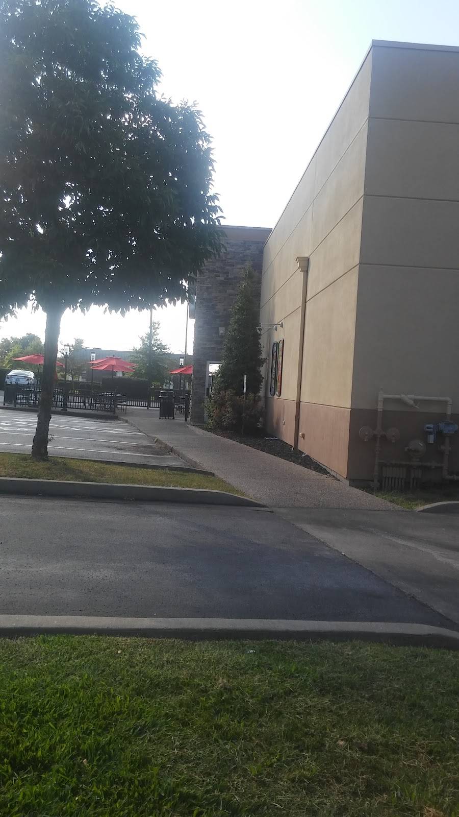 Dairy Queen Grill & Chill | restaurant | 464 W New Circle Rd, Lexington, KY 40511, USA | 8592589808 OR +1 859-258-9808