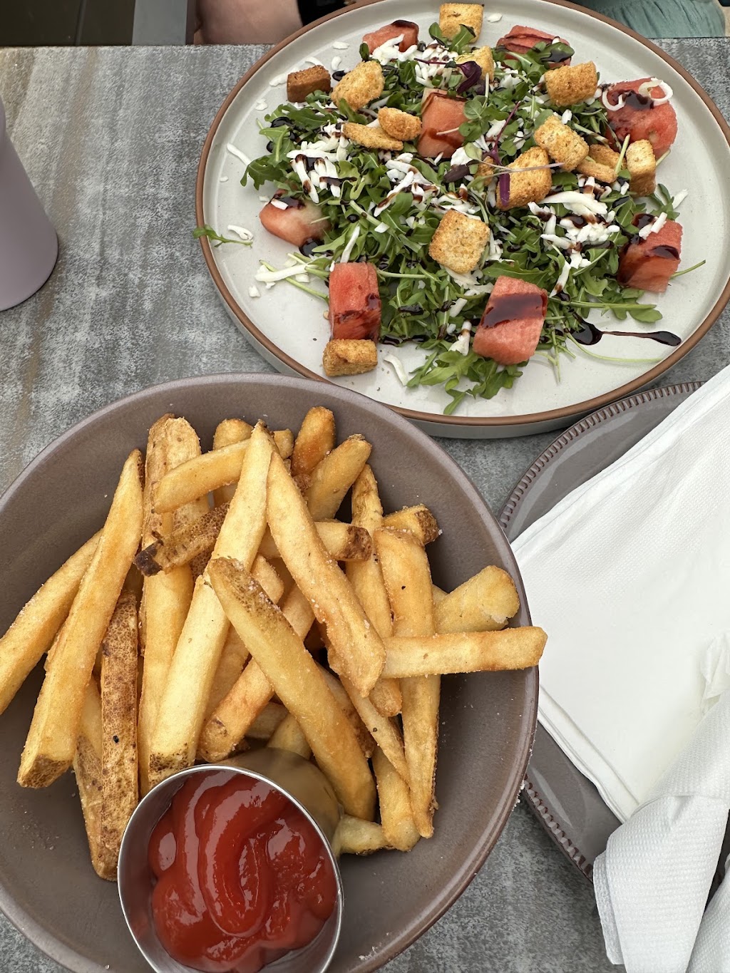 Topside by NDMK | restaurant | 708 Crescent Ave, Avalon, CA 90704, USA | 3105108599 OR +1 310-510-8599