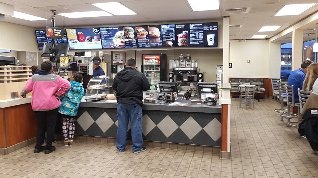 McDonalds | cafe | 2909 W Kirby Ave, Champaign, IL 61821, USA | 2173593856 OR +1 217-359-3856