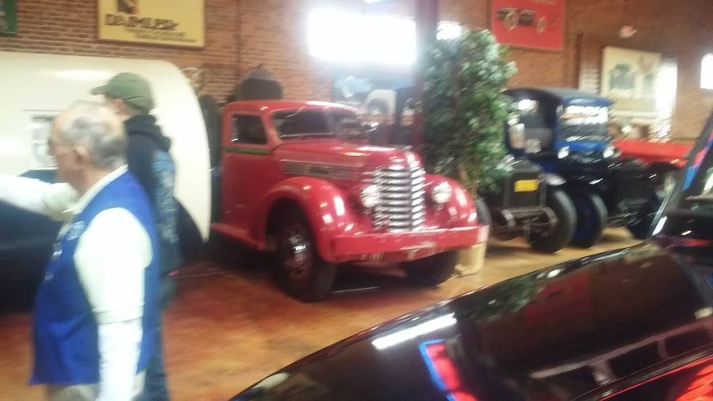 Southside Saloon & Bistro | restaurant | 1301 Chestnut St, Chattanooga, TN 37402, USA | 4237574730 OR +1 423-757-4730