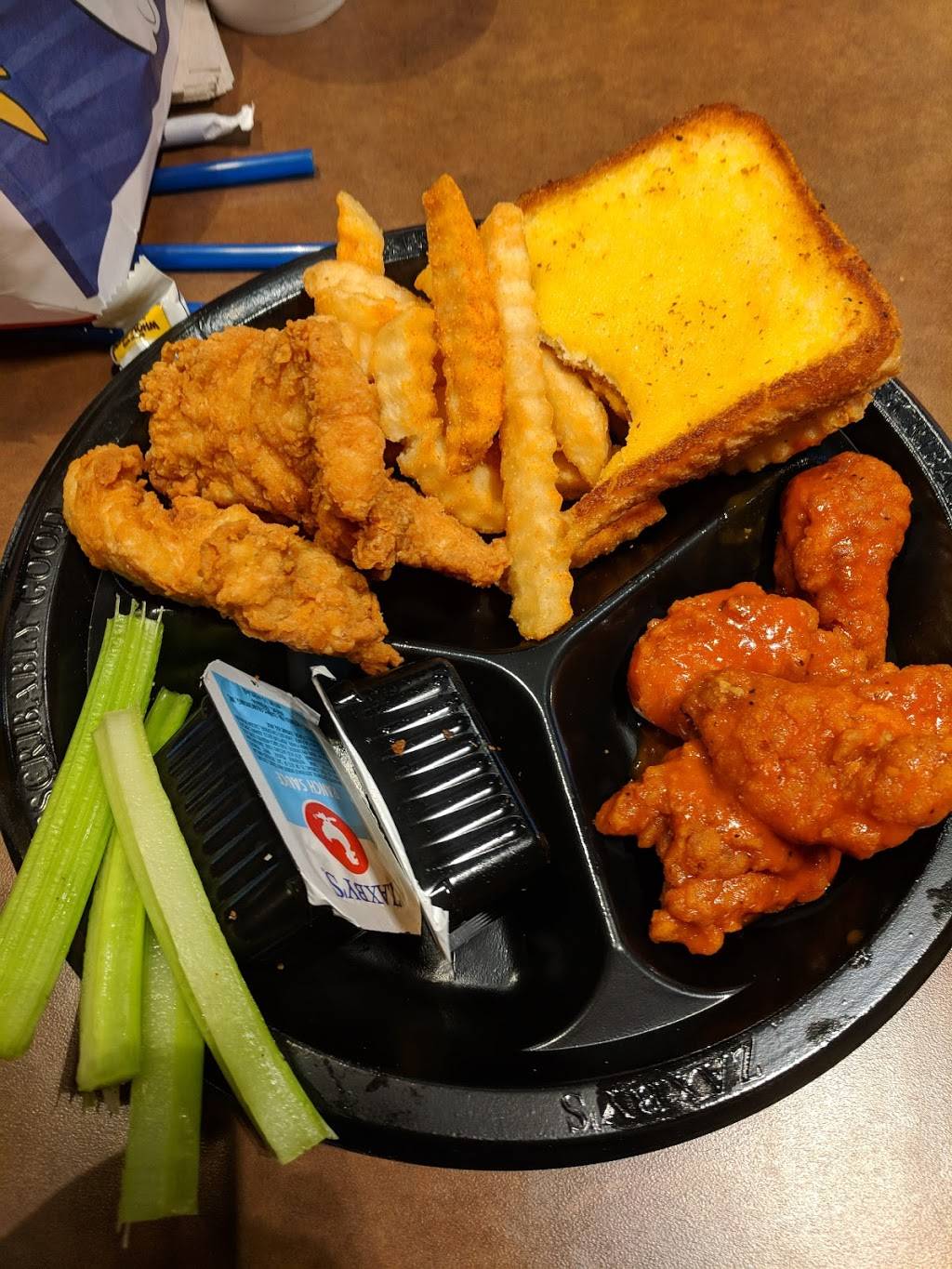 Zaxbys Chicken Fingers & Buffalo Wings | restaurant | 21430 Kuykendahl Rd, Spring, TX 77379, USA | 2813234830 OR +1 281-323-4830