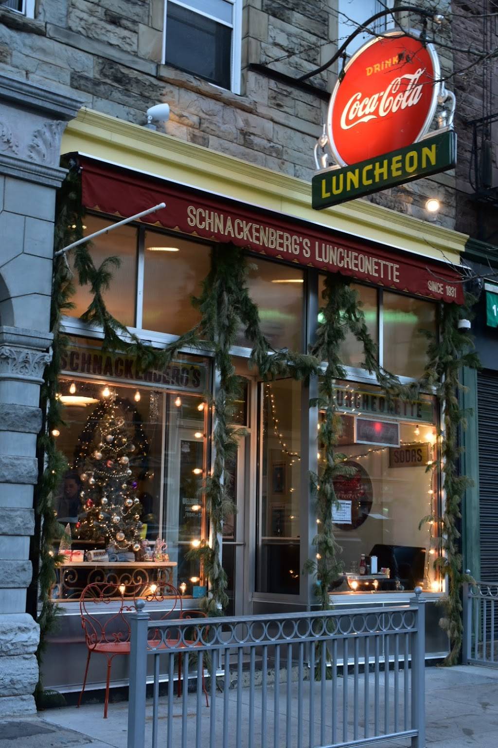 Schnackenbergs Luncheonette | restaurant | 1110 Washington St, Hoboken, NJ 07030, USA | 2017665533 OR +1 201-766-5533