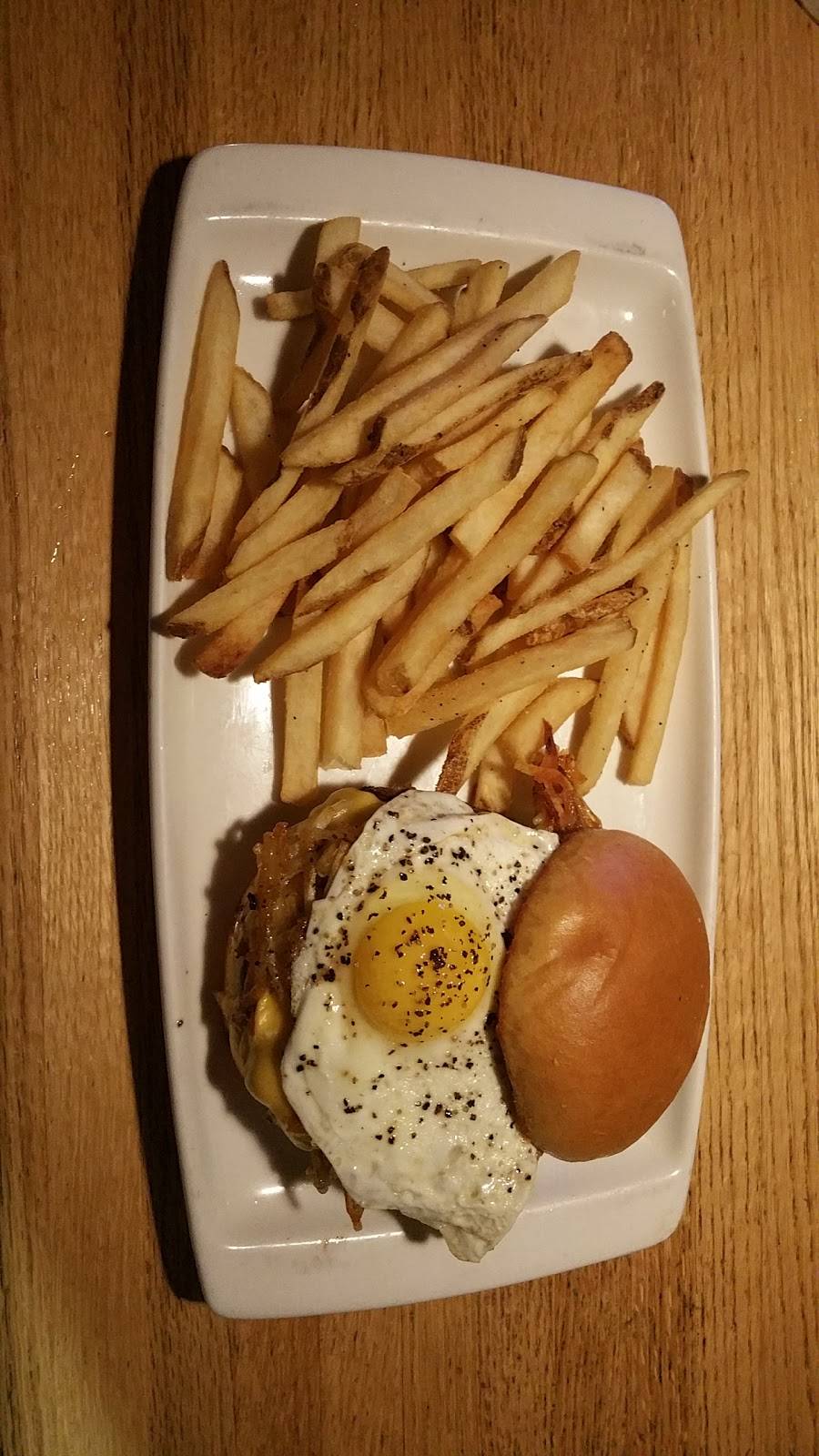 Applebees Grill + Bar | restaurant | 521 N McKinley St, Corona, CA 92879, USA | 9513711995 OR +1 951-371-1995