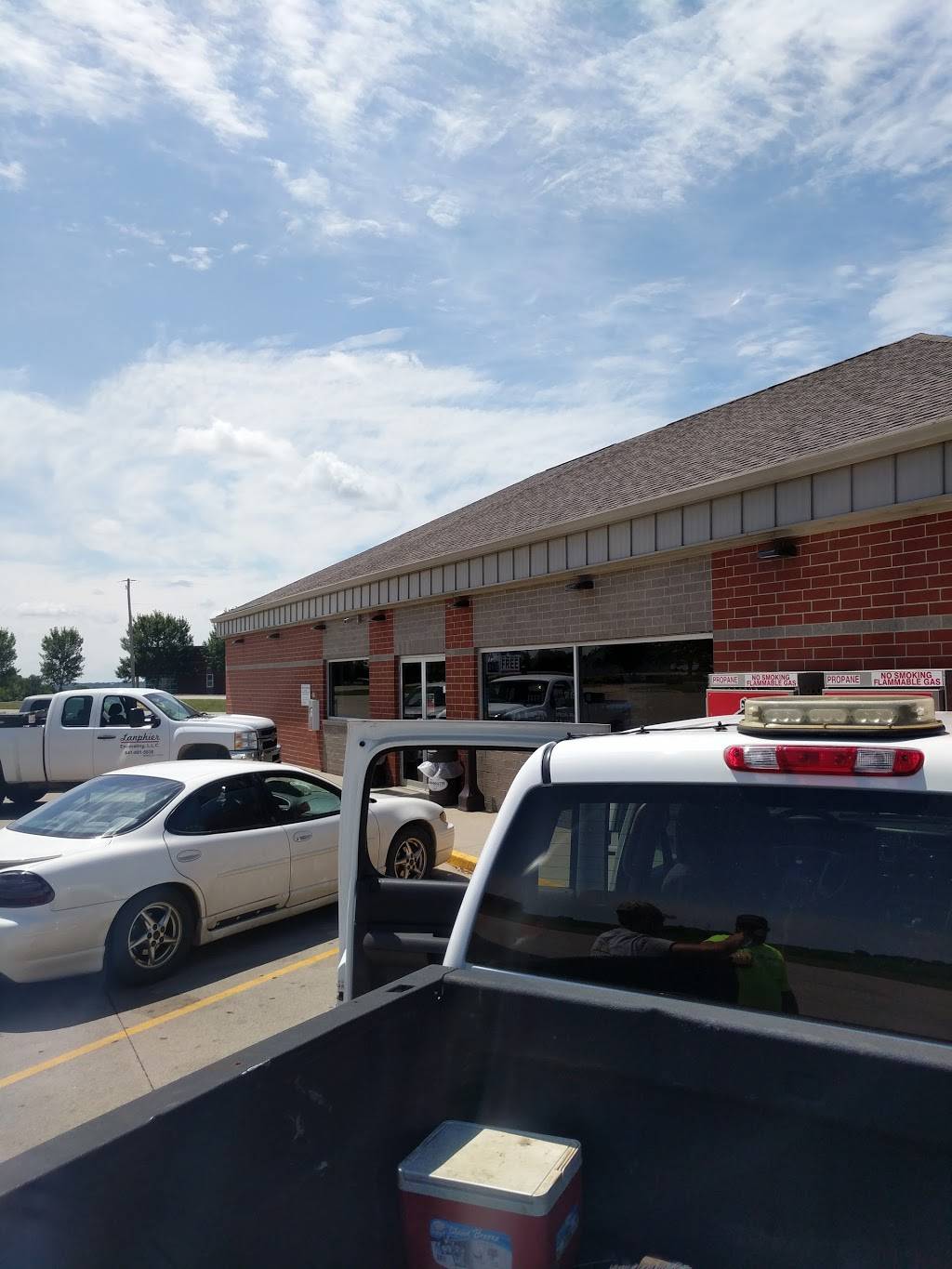 Caseys | meal takeaway | 6301 SE 116th St, Runnells, IA 50237, USA | 5159662001 OR +1 515-966-2001