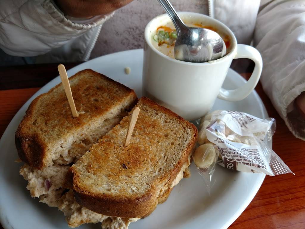 Mrs. Olsons Coffee Hut | restaurant | 2800 Harbor Blvd, Oxnard, CA 93035, USA | 8059859151 OR +1 805-985-9151