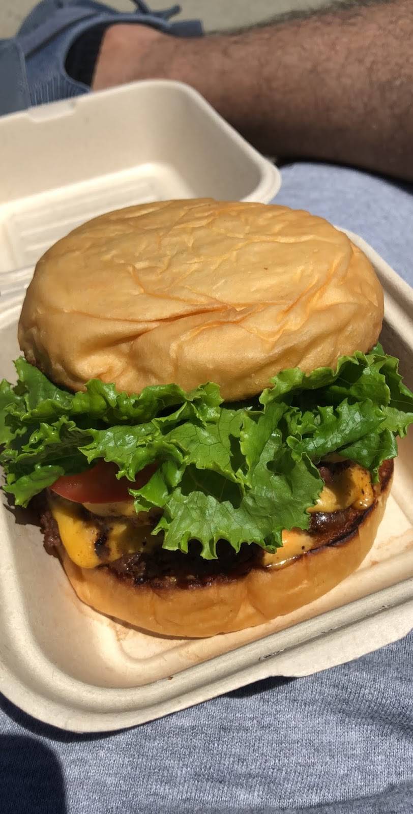 Beeps Burgers | restaurant | 1051 Ocean Ave, San Francisco, CA 94112, USA | 4155842650 OR +1 415-584-2650