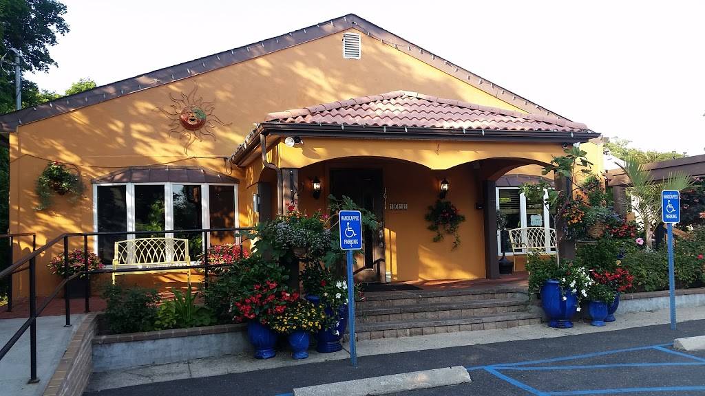 Viva La Vida Spanish And Mexican Restaurant | restaurant | 1611 County Rd 85, Oakdale, NY 11769, USA | 6315892300 OR +1 631-589-2300