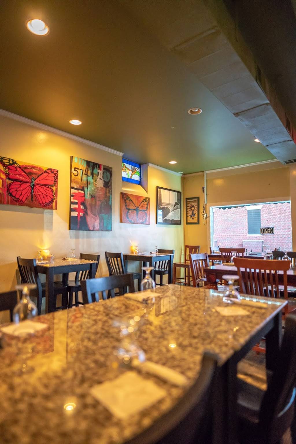 Kiosco | restaurant | 48 Powder Springs St SW, Marietta, GA 30064, USA | 6783377999 OR +1 678-337-7999