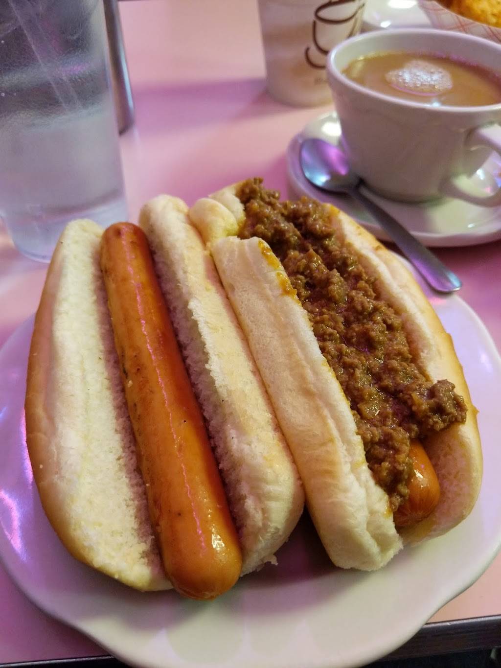 Abes Hot Dogs | restaurant | 210 Barney St, Wilkes-Barre, PA 18702, USA | 5708259213 OR +1 570-825-9213