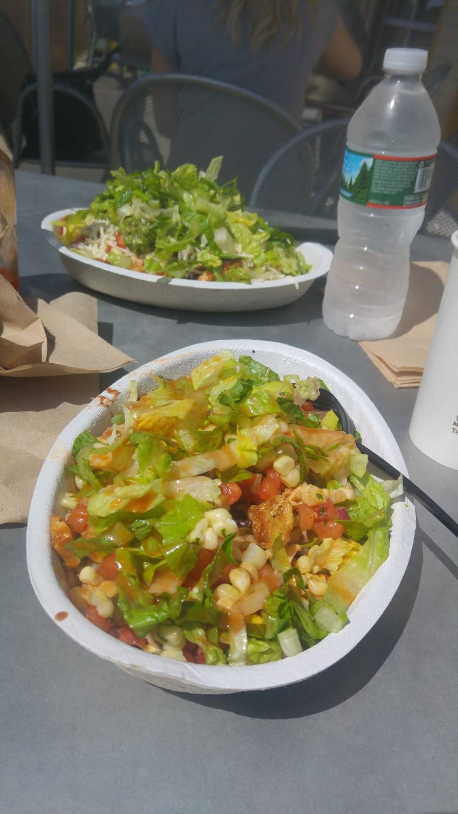 Chipotle Mexican Grill | restaurant | 616 Fellsway, Medford, MA 02155, USA | 7813936871 OR +1 781-393-6871