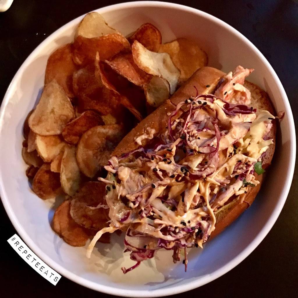 25 Degrees Chicago | restaurant | 736 N Clark St, Chicago, IL 60654, USA | 3129439700 OR +1 312-943-9700