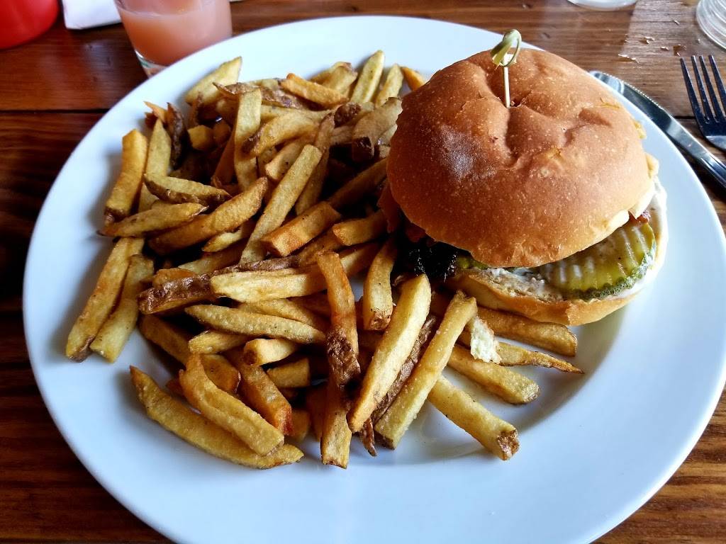 Roy Pitz Barrel House | restaurant | 990 Spring Garden St, Philadelphia, PA 19123, USA | 2159956792 OR +1 215-995-6792