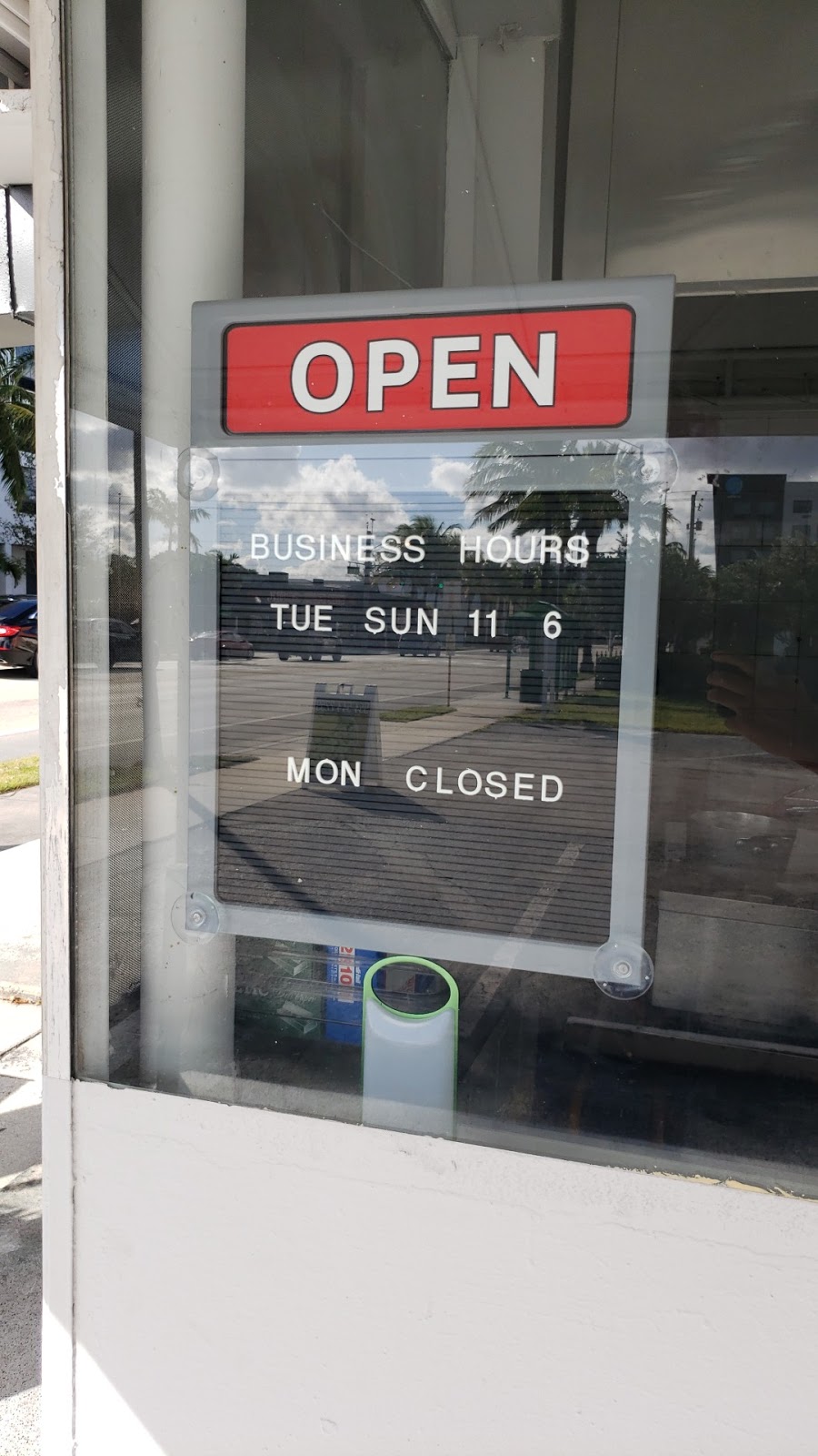 Guacamole Station | restaurant | 118 N Federal Hwy, Dania Beach, FL 33004, USA | 9545442259 OR +1 954-544-2259