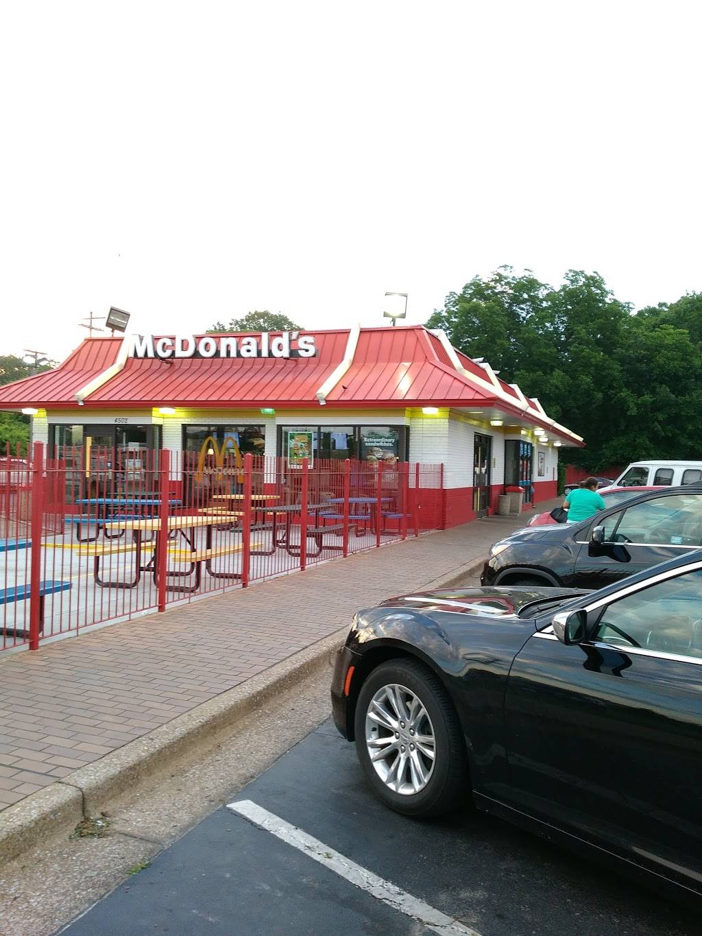 McDonalds | cafe | 4502 Rossville Blvd, Chattanooga, TN 37407, USA | 4238672345 OR +1 423-867-2345