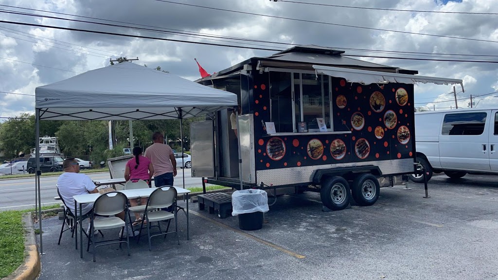 Yoyos Pinchos-Tampa | restaurant | 912 E Fletcher Ave, Tampa, FL 33612, USA | 8132445251 OR +1 813-244-5251