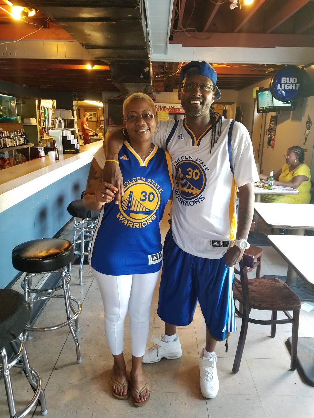 Hertschs Package Goods | restaurant | 1902 Gwynn Oak Ave, Baltimore, MD 21207, USA | 4109446633 OR +1 410-944-6633