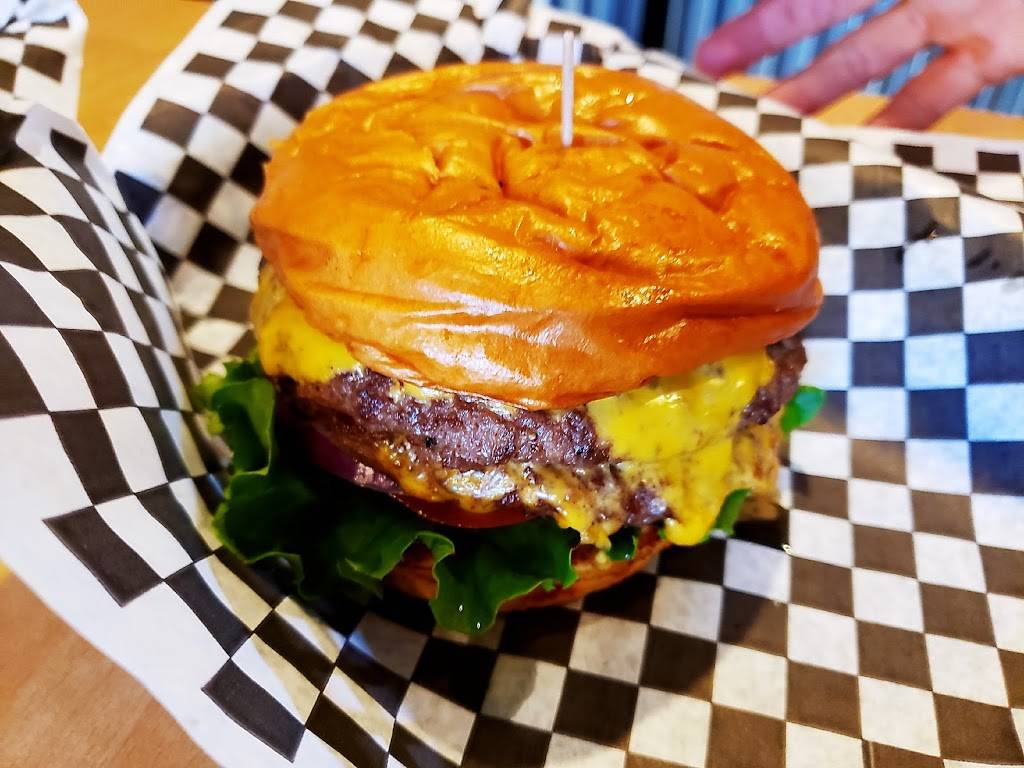 Grinderz | restaurant | 7561 Center Ave #53, Huntington Beach, CA 92647, USA | 7148952800 OR +1 714-895-2800