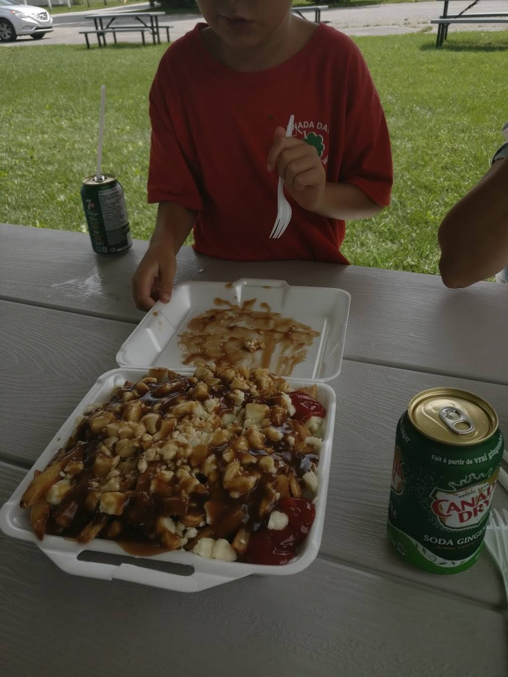 Casse Croute Du Village | restaurant | Rue Quyon, Quyon, QC J0X 2V0, Canada | 8195980503 OR +1 819-598-0503