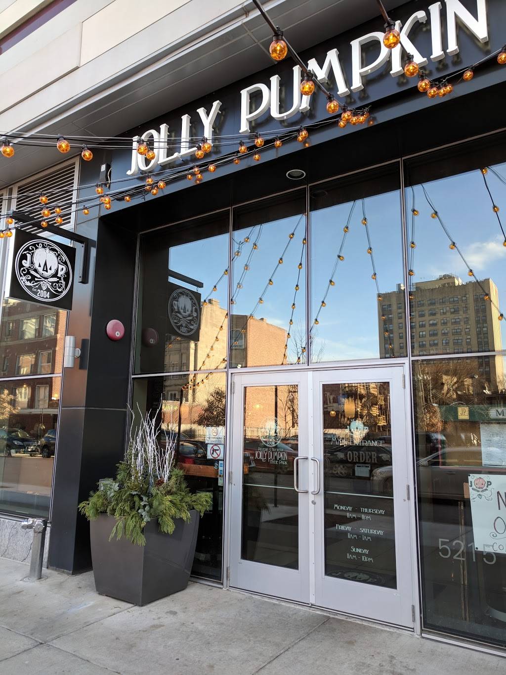 Jolly Pumpkin Pizzeria and Brewery | restaurant | 5215 S Harper Ave, Chicago, IL 60615, USA | 7736438008 OR +1 773-643-8008