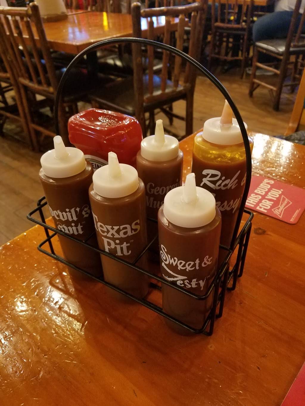 Famous Daves Bar-B-Que | restaurant | 7273 S, Plaza Center Dr, West Jordan, UT 84084, USA | 8012808844 OR +1 801-280-8844