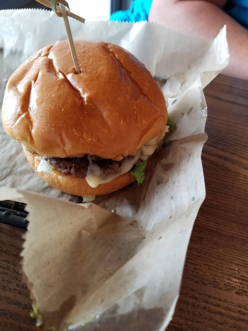 Burger 21 St. Petersburg | restaurant | 3201 4th St N, St. Petersburg, FL 33704, USA | 7272892820 OR +1 727-289-2820