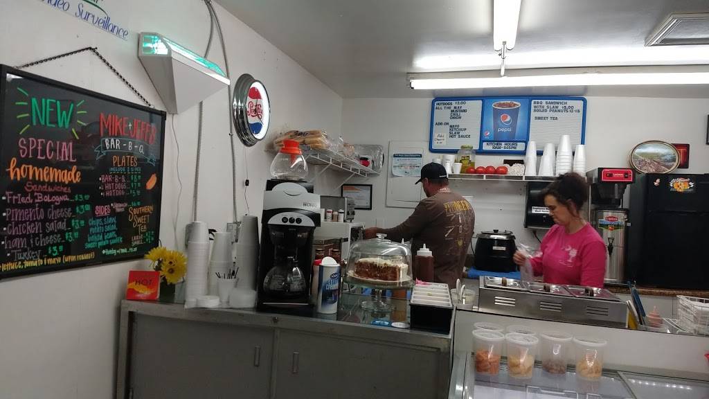 Williams Pit Stop | restaurant | 2001 US-25, Travelers Rest, SC 29690, USA | 8646100887 OR +1 864-610-0887