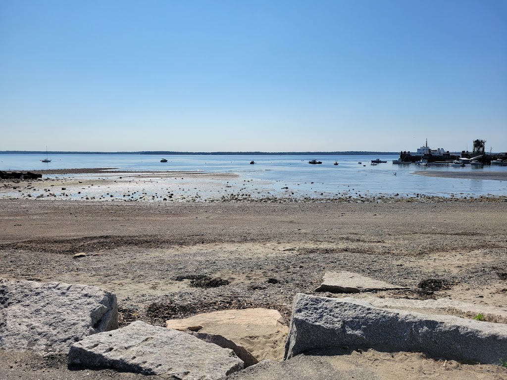 Lincolnville Beach Store | meal takeaway | Atlantic Hwy, Lincolnville, ME 04849, USA | 2077895555 OR +1 207-789-5555