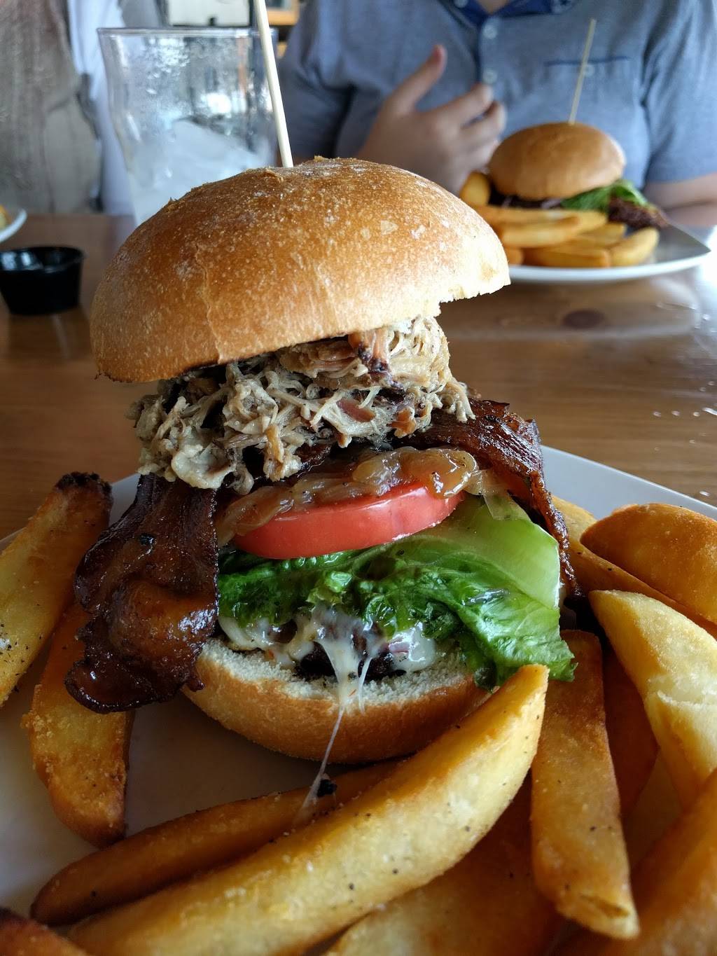 Big Woods Speedway | restaurant | 1002 N Main St, Speedway, IN 46224, USA | 3177573250 OR +1 317-757-3250