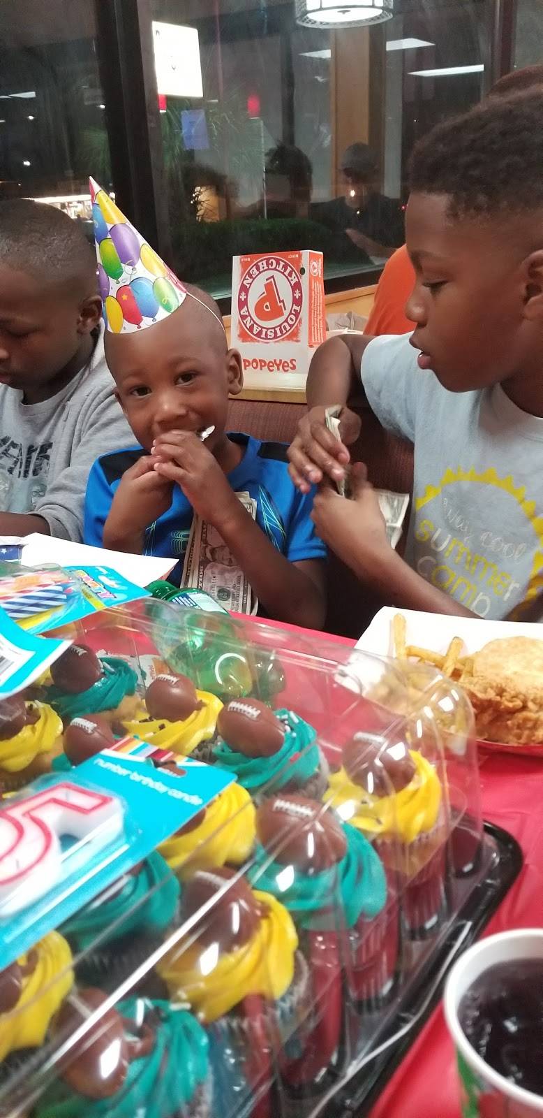 Popeyes Louisiana Kitchen | restaurant | 649 McDuff Ave S, Jacksonville, FL 32205, USA | 9043887891 OR +1 904-388-7891