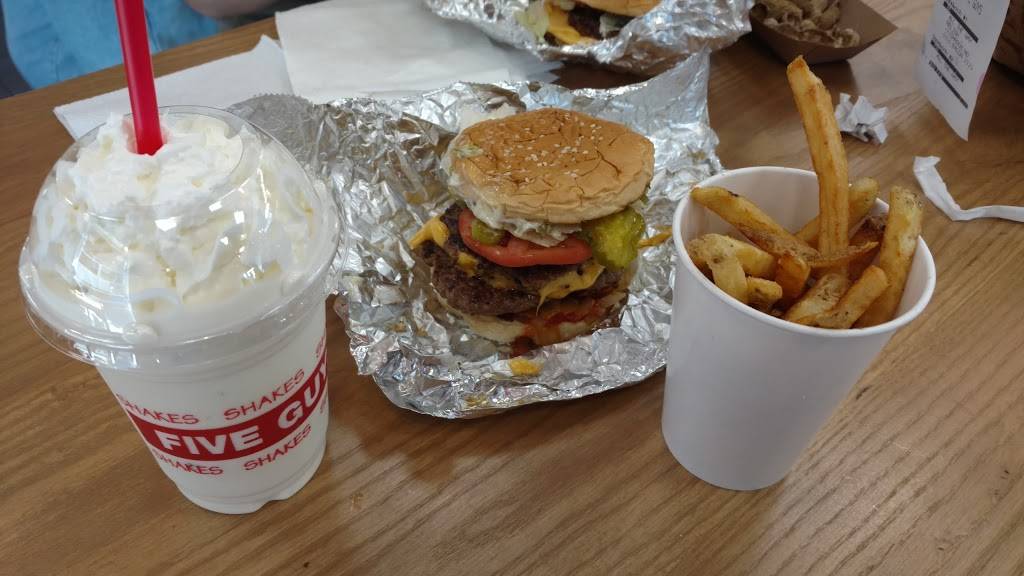 Five Guys | meal takeaway | 1384 W Main St, Gaylord, MI 49735, USA | 9894482585 OR +1 989-448-2585