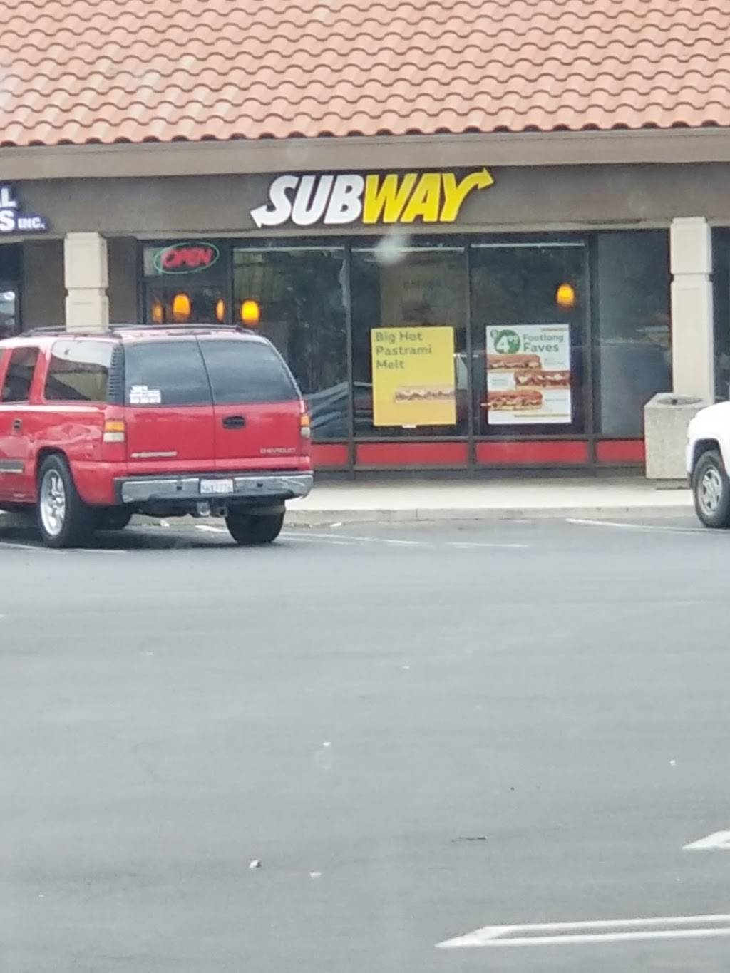 Subway | restaurant | 1123 Country Club Dr, Madera, CA 93638, USA | 5596737827 OR +1 559-673-7827