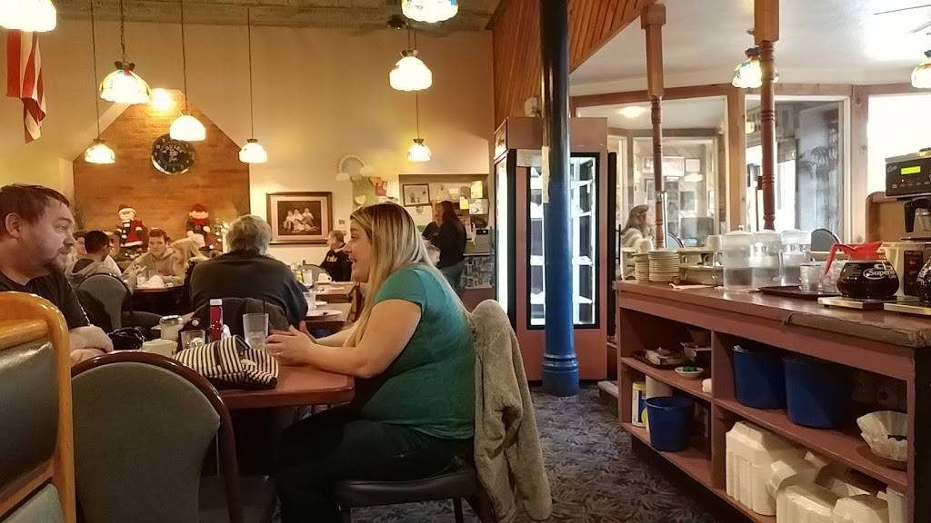 Louies Cafe | restaurant | 920 Lincolnway, La Porte, IN 46350, USA | 2193269686 OR +1 219-326-9686