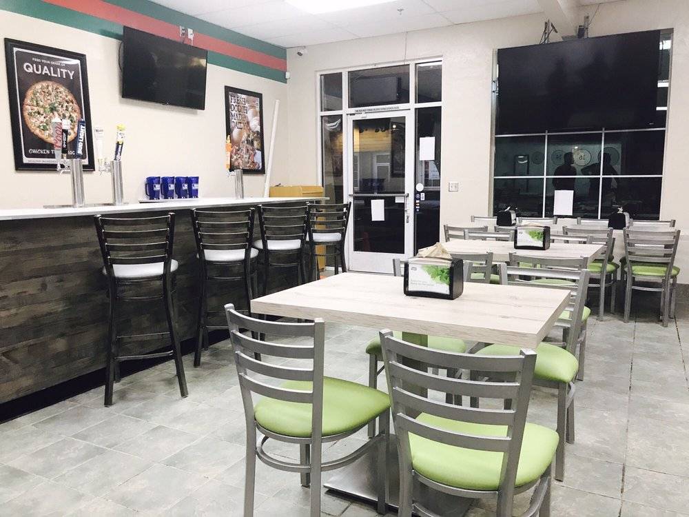 Chicagos Pizza With A Twist | restaurant | 2780 Stony Point Rd suite m, Santa Rosa, CA 95407, USA | 7076061000 OR +1 707-606-1000