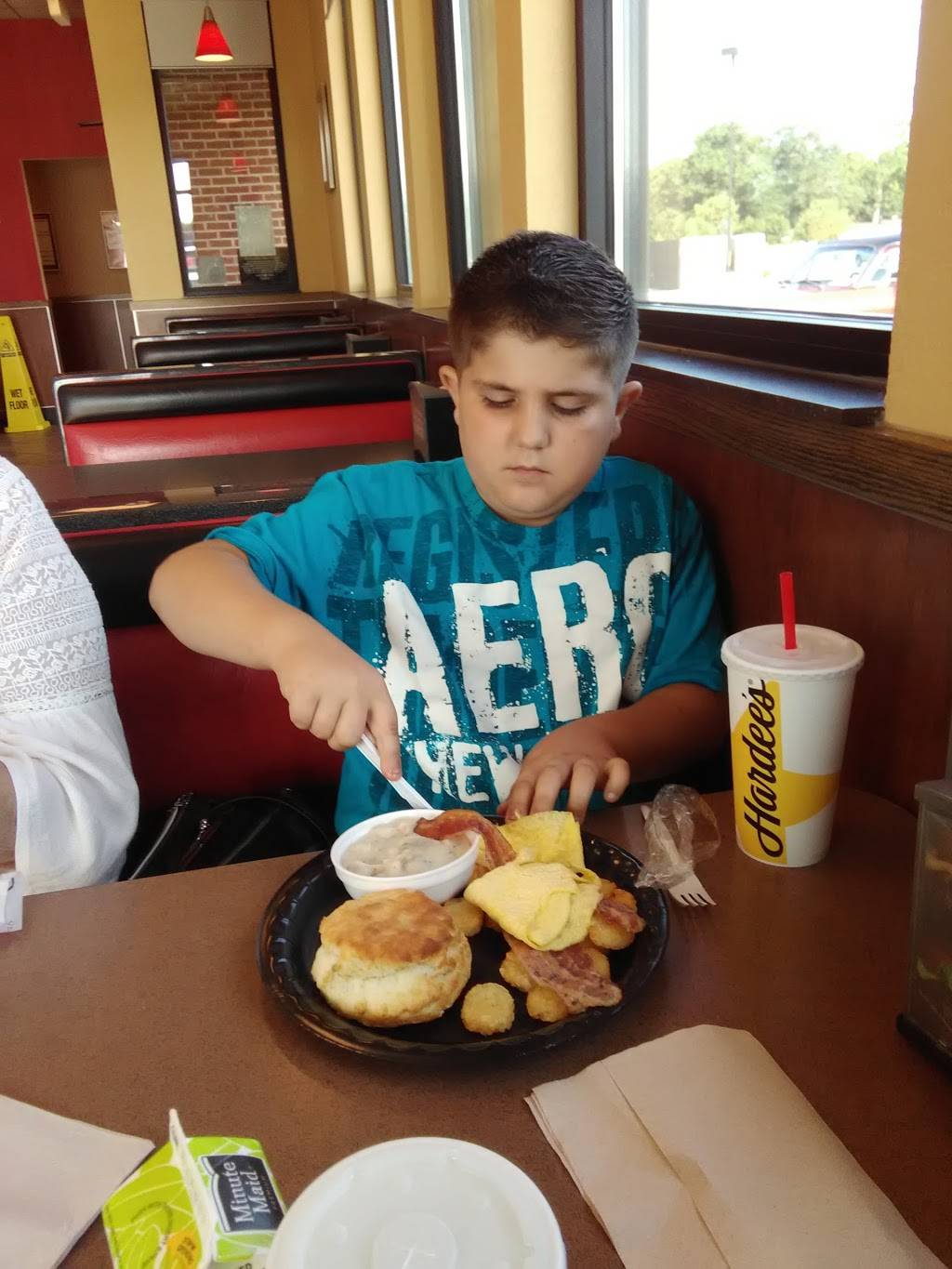 Hardees | restaurant | 3808 S Western Ave, Marion, IN 46953, USA | 7656771110 OR +1 765-677-1110