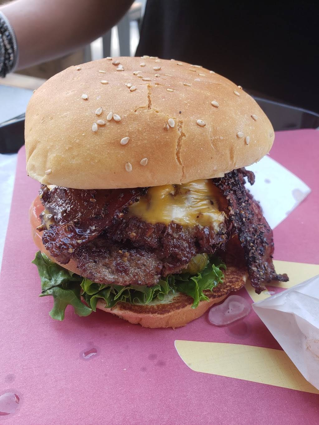 Hi-Pointe Drive-In | restaurant | 634 Washington Ave, St. Louis, MO 63101, USA | 3144058274 OR +1 314-405-8274