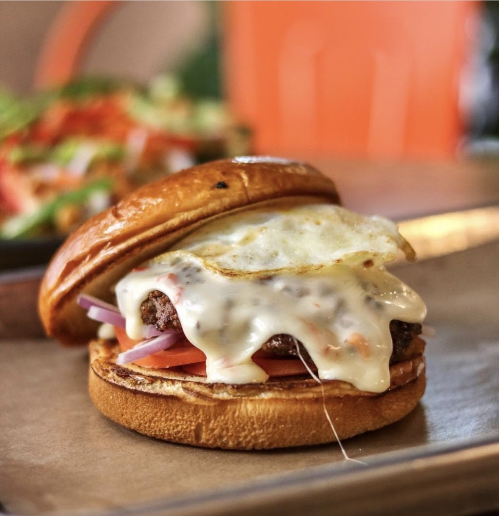 Rainey Street Burgers | restaurant | 51 Rainey St Suite 140-A, Austin, TX 78701, USA | 5123995710 OR +1 512-399-5710