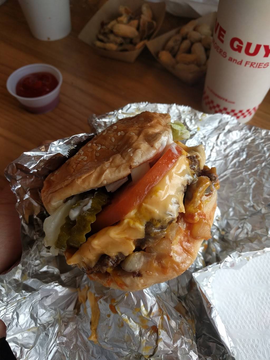 Five Guys | meal takeaway | 14421 Chantilly Crossing Ln, Chantilly, VA 20151, USA | 7038177718 OR +1 703-817-7718