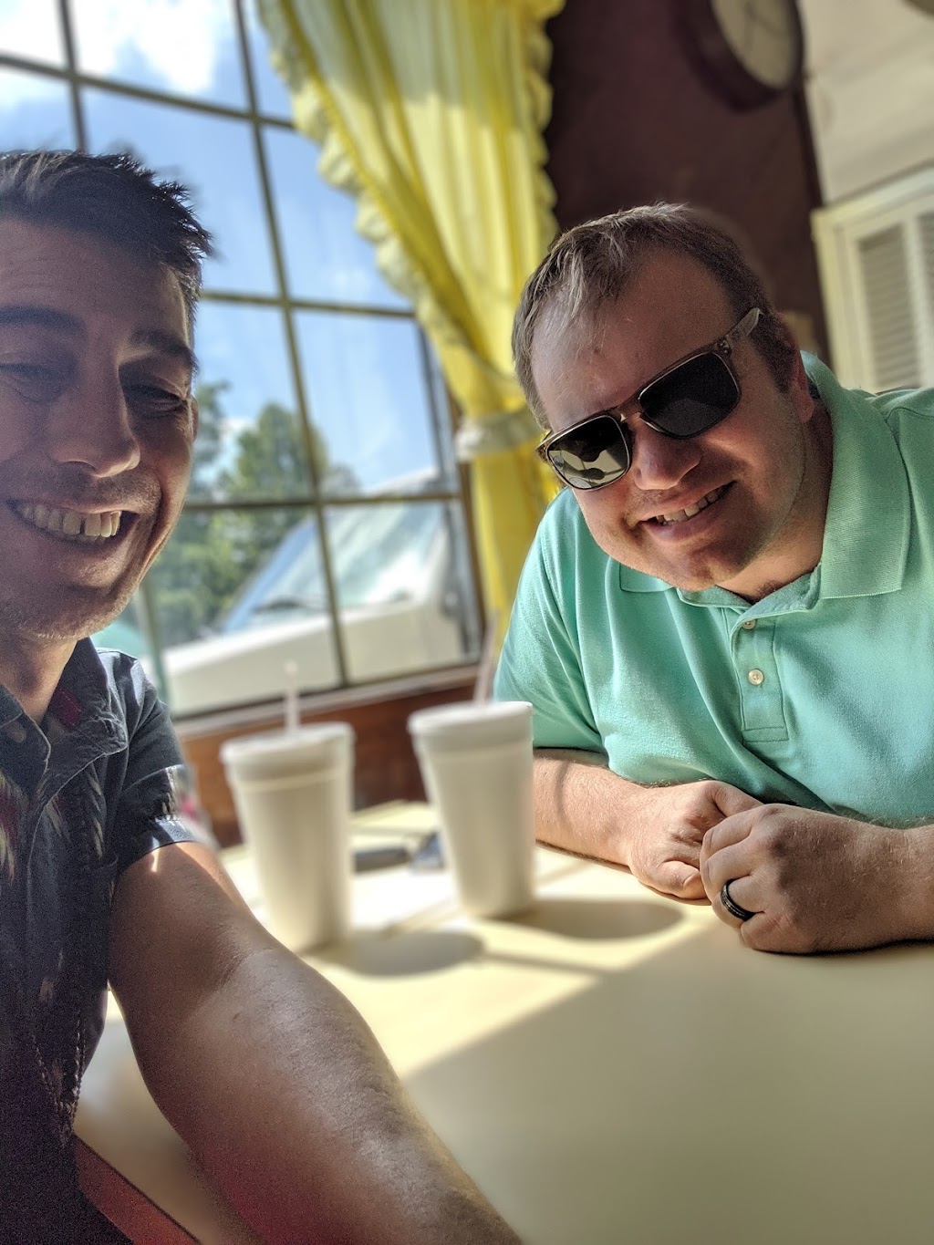 Willys Old Fashioned Hmbrgrs | restaurant | 300 E Speedway St, Dermott, AR 71638, USA | 8705385090 OR +1 870-538-5090